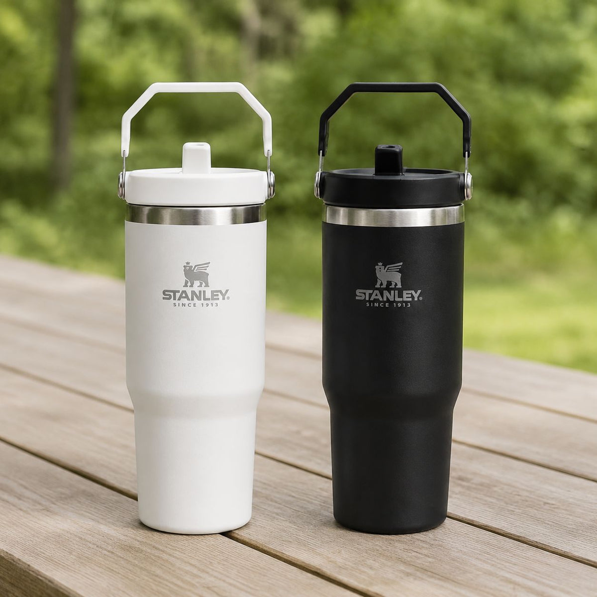 Vaso Térmico de 900 ml con Asa Superior y Sorbito